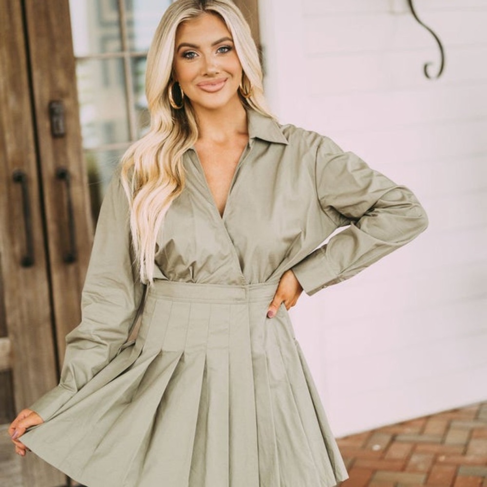 BRAND NEW NEVER WORN - Pleated Skort Dress